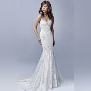 Elegant White Lace Mermaid Designer Wedding Dress
